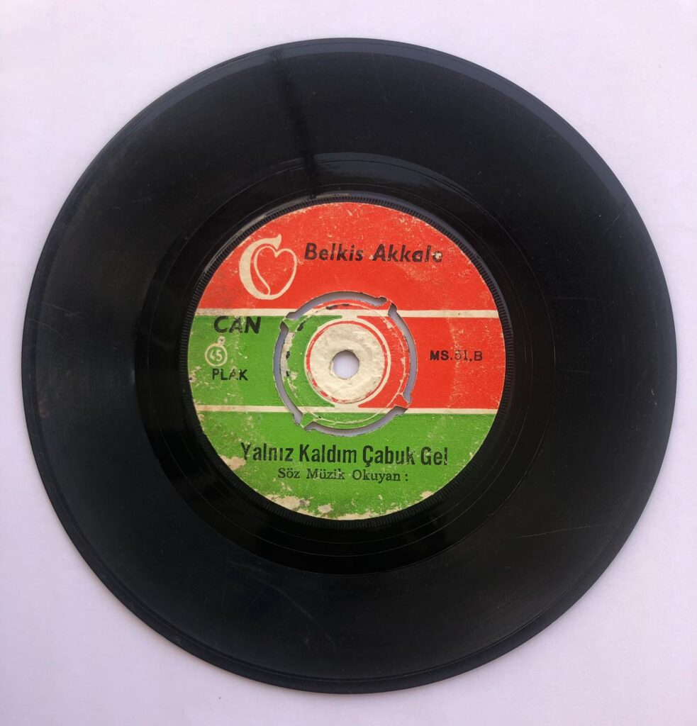 BELKIS AKKALE - Diyarbakır dolar boşalır şimdi - Yalnız kaldım çabuk gel