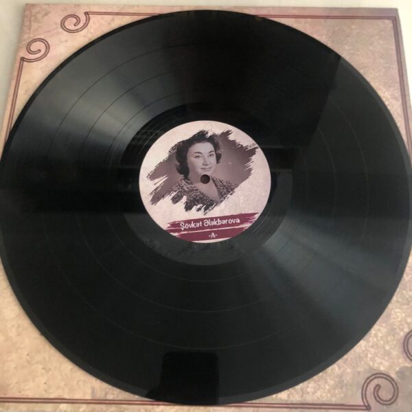 Şevket Elekberova Fuzuli Kantatası Plak - Görsel 3