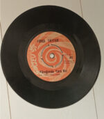 Ferdi Tayfur – Yüreğimde Yara Var / Bana Gerçekleri Söyle Görsev Plak