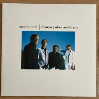 Mor Ve Ötesi – Dünya Yalan Söylüyor Plak