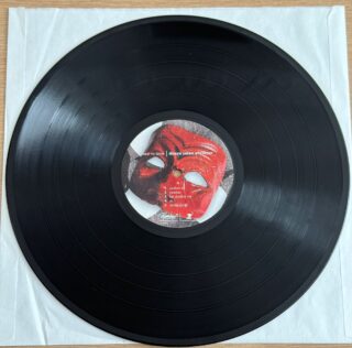 Yeni Basım Plaklar Yeni Basım Plaklar Devamı   Dönem Baskı 33lük Plaklar Dönem Basım Plaklar Devamı   45'lik Plaklar  45 lik Plaklar Devamı   Yabancı Plaklar Yabancı Plaklar Devamı   Kasetler Kasetler Devamı   CD Dvd Md LazerDisk     Cd Dvd Md LazerDisk Devamı   Sahip olduğunuz plakları ister evinizden, isterseniz kargo ile göndermeli, değerinde nakit ödeme ile satın alıyoruz. 0 542 636 04 01 Bize ulaşmanız yeterlidir. Plak Satın Al – Dönem Plak   PLAK SATMAK İSTİYORUM Plaklarınızı adresinizden nakit ödeme yaparak alıyoruz. Sahip olduğunuz, miras kalan plaklarınız mı var ? Tartarak kilo ile alırım diyen sokak eskicileri size düşük fiyat mı verdi ? Bize plaklarınızın resmini atarak daha iyi fiyata satabilirsiniz. PLAK ALAN YERLER Sosyal medya sitelerinde ve piyasada plak alan şahıslar ile karşılaşmış ve değerine göre değil kilo ile alım yaptıklarını görmüşsünüzdür. Verdikleri fiyat sizi memnun etmedi ise birde bizim fiyatımızı duymak ister misiniz ? Yabancı, Türkçe ve yerli 45’lik, Yabancı, Türkçe ve yerli 33’lük, Long Play (LP) Yabancı, Türkçe ve yerli taş plak, Plak Satın Al, eski plak, nadir plak alan yerler…. Bu aralamaları Google da yapmaktan sıkılmadınız mı ? DonemPlak.com olarak plaklarınıza hak ettikleri değeri vererek değerlendirmenize yardımcı olmak ve almak istiyoruz.. PLAKLARIMI NASIL SATABİLİRİM ? Yapmanız gereken plaklarınızın ve varsa kaplarının önlü arkalı net resimlerini çekerek 7/24 05426360401 nolu telefona whatsapp tan göndermeniz yeterlidir. En kısa sürede size dönüş yapacağız.. Dönem Plak, 33lük Plak, 45lik Plak, Kaset, Nadir Dönem Basım Plaklar, 2. el plak, 2. el plak fiyatları, Plak Çalar Fiyatları, Plak Makinesi, Plak Fiyatları, plak çalar (pikap), Ucuz Plak, aramalarınız ile sitemize ulaştınız. Tam Yerindesiniz.. Dönem Baskı Plak Satın alabilirsiniz. Plak Satın Al - Dönem Plak Plak Doldurma Baskı Nasıl Yaptırabilirim ? 4  KOLAY ADIMDA SİZE ÖZEL PLAĞINIZI OLUŞTURUN:      1. Plağınızda hangi müziğin olmasını istediğinize karar verin ve bize gönderin.       ( 33lük Plaklar için 18+18 dk Toplam 36 dk makul süredir. )          Tüm yaygın müzik dosyalarını (wav, mp3, flac, wma, aif, m4a…) ve youtube, spotify linkleri kabul ediyoruz,           Parçalarınızın plakta belirli bir sırada olmasını istiyorsanız, dosyalarınızı yeniden adlandırın veya bize bir liste yapınız. (A1, A2… B1, B2…).      2. Kapak ön/arka ve plak orta etiketleri ( 9cm cap ),  A ve B Tarafı için fotoğraflarınızı gönderin (toplam 4 fotoğraf, 33*33 cm boyutlarında yüksek kalite)         resimlerinizi yeniden adlandırın . (Ön kapak, Arka Kapak, A Etiket, B Etiket).Kapaklar karton ve selefon kaplıdır.       3. İsterseniz renkli plak veya Picture Disk  yaptırabilirsiniz. Yukarıdaki fiyat siyah renk standart plak icin gecerlidir.      4. Sitemizden üzerinden ödemeyi yapın.          Daha sonra içinizin rahat etmesi için ortalama 15 gün icinde  yazdırır, basar, gönderir ve size bir kargo takip bağlantısı veririz.           Bizimle çalışırken hayallerinizi zorlayabilirsiniz. Siz hayalinizi söyleyin sizin için gerçekleştirelim.    💿NEDEN BİZİ SEÇMELİSİNİZ?      1. Endüstri Standardı Perakende Kalitesi      2. Minimum Miktar Gerekmez.      3. Gizliliğe önem veririz. Siparişinizin içeriği ve isminiz 3. şahıslara bilgi veya referans olarak sunulmaz.  Plaklar yurtdısında  yaptırılmakta, fiyatlara gümrük ve kargo bedelleri dahil,  Ortalama teslim süresi 30-45 gün arasındadır. İsterseniz (100 Euro ) Ücreti karşılığında ( 5-15 gün teslimli) Hızlı Kargo Kullanabilirsiniz. 