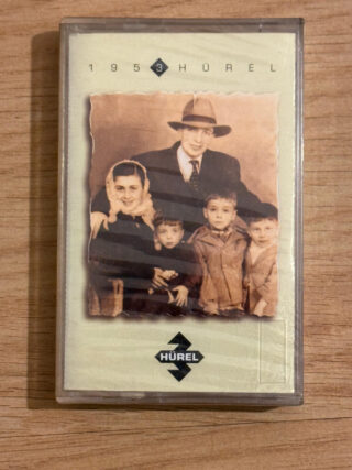 Yeni Basım Plaklar Yeni Basım Plaklar Devamı &nbsp; Dönem Baskı 33lük Plaklar Dönem Basım Plaklar Devamı &nbsp; 45'lik Plaklar  45 lik Plaklar Devamı &nbsp; Yabancı Plaklar Yabancı Plaklar Devamı &nbsp; Kasetler Kasetler Devamı &nbsp; CD Dvd Md LazerDisk &nbsp; &nbsp; Cd Dvd Md LazerDisk Devamı &nbsp; Sahip olduğunuz plakları ister evinizden, isterseniz kargo ile göndermeli, değerinde nakit ödeme ile satın alıyoruz. 0 542 636 04 01 Bize ulaşmanız yeterlidir. Plak Satın Al – Dönem Plak &nbsp; PLAK SATMAK İSTİYORUM Plaklarınızı adresinizden nakit ödeme yaparak alıyoruz. Sahip olduğunuz, miras kalan plaklarınız mı var ? Tartarak kilo ile alırım diyen sokak eskicileri size düşük fiyat mı verdi ? Bize plaklarınızın resmini atarak daha iyi fiyata satabilirsiniz. PLAK ALAN YERLER Sosyal medya sitelerinde ve piyasada plak alan şahıslar ile karşılaşmış ve değerine göre değil kilo ile alım yaptıklarını görmüşsünüzdür. Verdikleri fiyat sizi memnun etmedi ise birde bizim fiyatımızı duymak ister misiniz ? Yabancı, Türkçe ve yerli 45’lik, Yabancı, Türkçe ve yerli 33’lük, Long Play (LP) Yabancı, Türkçe ve yerli taş plak, Plak Satın Al, eski plak, nadir plak alan yerler…. Bu aralamaları Google da yapmaktan sıkılmadınız mı ? DonemPlak.com olarak plaklarınıza hak ettikleri değeri vererek değerlendirmenize yardımcı olmak ve almak istiyoruz.. PLAKLARIMI NASIL SATABİLİRİM ? Yapmanız gereken plaklarınızın ve varsa kaplarının önlü arkalı net resimlerini çekerek 7/24 05426360401 nolu telefona whatsapp tan göndermeniz yeterlidir. En kısa sürede size dönüş yapacağız.. Dönem Plak, 33lük Plak, 45lik Plak, Kaset, Nadir Dönem Basım Plaklar, 2. el plak, 2. el plak fiyatları, Plak Çalar Fiyatları, Plak Makinesi, Plak Fiyatları, plak çalar (pikap), Ucuz Plak, aramalarınız ile sitemize ulaştınız. Tam Yerindesiniz.. Dönem Baskı Plak Satın alabilirsiniz. Plak Satın Al - Dönem Plak Plak Doldurma Baskı Nasıl Yaptırabilirim ? 4  KOLAY ADIMDA SİZE ÖZEL PLAĞINIZI OLUŞTURUN:      1. Plağınızda hangi müziğin olmasını istediğinize karar verin ve bize gönderin.       ( 33lük Plaklar için 18+18 dk Toplam 36 dk makul süredir. )          Tüm yaygın müzik dosyalarını (wav, mp3, flac, wma, aif, m4a…) ve youtube, spotify linkleri kabul ediyoruz,           Parçalarınızın plakta belirli bir sırada olmasını istiyorsanız, dosyalarınızı yeniden adlandırın veya bize bir liste yapınız. (A1, A2… B1, B2…).      2. Kapak ön/arka ve plak orta etiketleri ( 9cm cap ),  A ve B Tarafı için fotoğraflarınızı gönderin (toplam 4 fotoğraf, 33*33 cm boyutlarında yüksek kalite)         resimlerinizi yeniden adlandırın . (Ön kapak, Arka Kapak, A Etiket, B Etiket).Kapaklar karton ve selefon kaplıdır.       3. İsterseniz renkli plak veya Picture Disk  yaptırabilirsiniz. Yukarıdaki fiyat siyah renk standart plak icin gecerlidir.      4. Sitemizden üzerinden ödemeyi yapın.          Daha sonra içinizin rahat etmesi için ortalama 15 gün icinde  yazdırır, basar, gönderir ve size bir kargo takip bağlantısı veririz.           Bizimle çalışırken hayallerinizi zorlayabilirsiniz. Siz hayalinizi söyleyin sizin için gerçekleştirelim.    💿NEDEN BİZİ SEÇMELİSİNİZ?      1. Endüstri Standardı Perakende Kalitesi      2. Minimum Miktar Gerekmez.      3. Gizliliğe önem veririz. Siparişinizin içeriği ve isminiz 3. şahıslara bilgi veya referans olarak sunulmaz.  Plaklar yurtdısında  yaptırılmakta, fiyatlara gümrük ve kargo bedelleri dahil,  Ortalama teslim süresi 30-45 gün arasındadır. İsterseniz (100 Euro ) Ücreti karşılığında ( 5-15 gün teslimli) Hızlı Kargo Kullanabilirsiniz. 